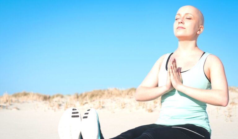 Yoga For Cancer Patients- कैंसर जैसे जानलेवा रोग,को कैसे भगाएंगे प्राणायाम और योग ?