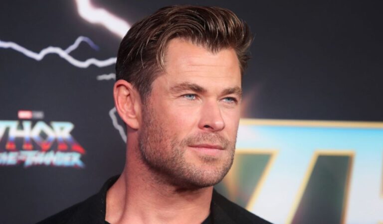 ‘THOR’ Chris Hemsworth: ‘THOR’ के फैंस को झटका, Chris Hemsworth ने लिया एक्टिंग से ब्रेक,उनको है ये जेनेटिक बीमारी !