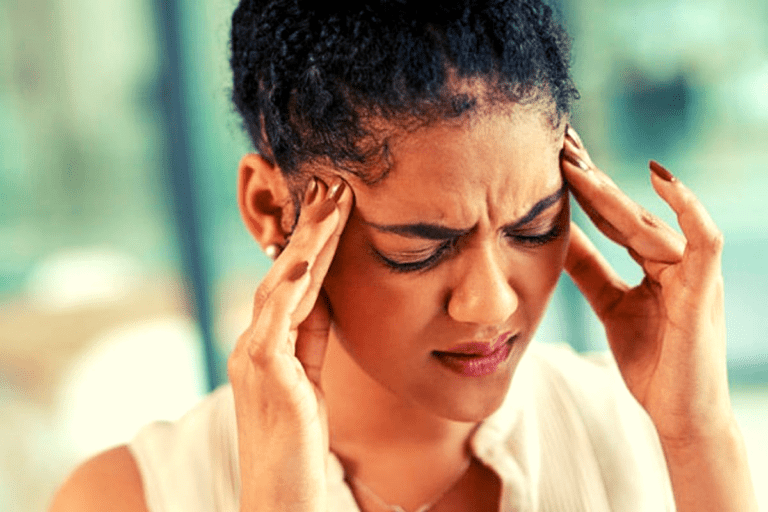 Migraine: अगर माइग्रेन की समस्या हैं परेशान, तो इन चीजों का भूलकर भी कभी ना करें सेवन,जानें