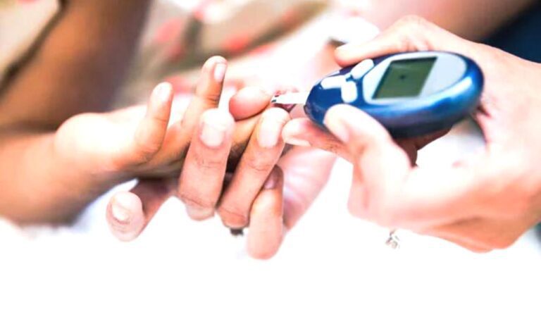 Diabetes: शुगर लेवल कंट्रोल करने के लिए रामबाण हैं ये फूड्स, तुरंत करें डाइट में शामिल