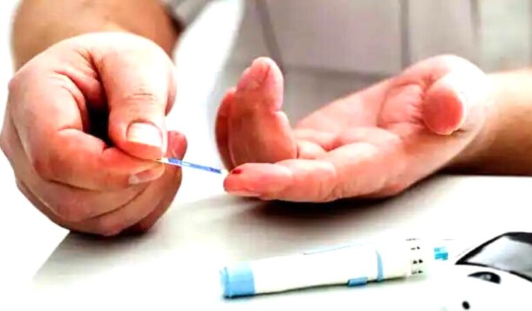 Diabetes Control: डायबिटीज के लिए रामबाण हैं ये घरेलू चीजें, तुरंत होगी शुगर कंट्रोल