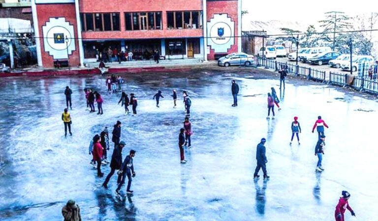 सर्दियों में Ice Skating का लेना चाहते हैं मजा, तो ये है बेस्ट लोकेशन