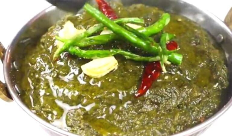 Sarson Ka Saag: गुणों की खान है सरसों का साग, अगर ऐसे बनाएंगे, तो उंगलियां चाटते रह जाएंगे आप