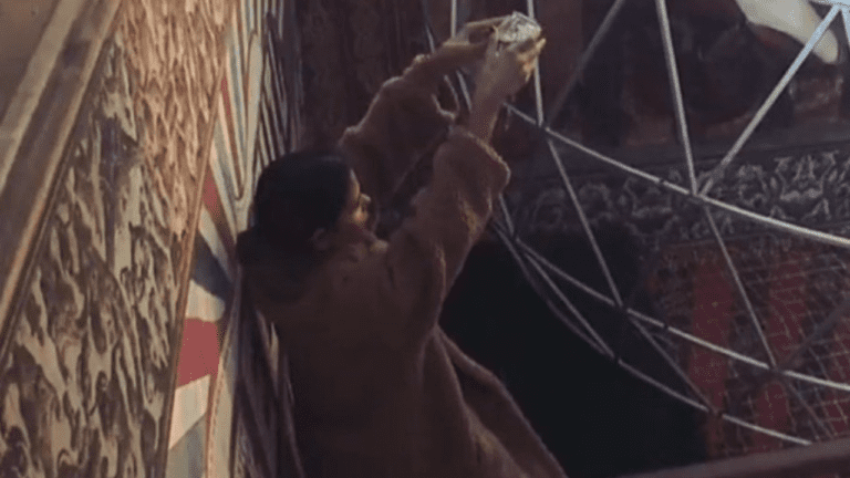 Bigg Boss 16: प्रियंका-अर्चना पर भड़के लोग,लगाया धार्मिक भावनाओं को आहत करने का आरोप़