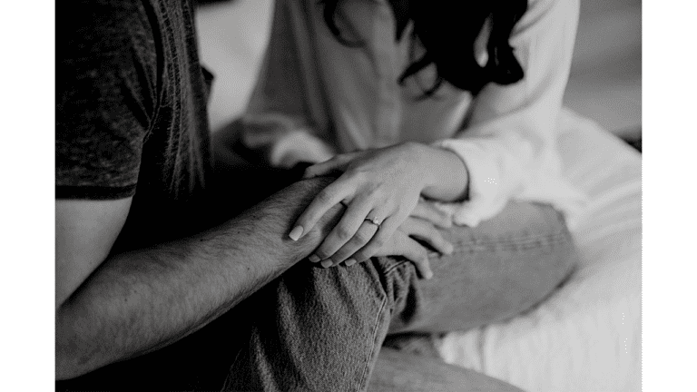 Relationship Tips:रिलेशनशिप में ये 5 गलतियां, कभी भी कपल्स को नहीं रहने देती खुश, जानें