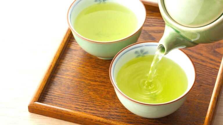 सर्दियों में पिएं इम्युनिटी बूस्टर Green Tea, सर्दी हो जाएगी खत्म, जानें कैसे