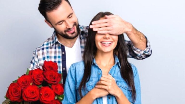 Valentine’s Day: इश्क के इज़हार के लिए लाल गुलाब ही क्यों, जानें कब से हुई शुरुआत