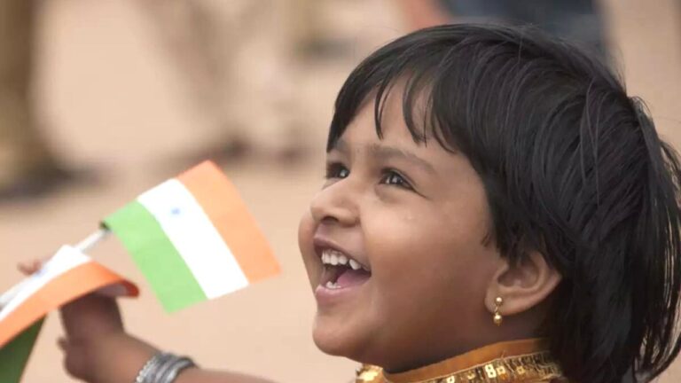 Republic Day 2023: बच्चों के मन में देशभक्ति को है जगाना, तो जरूर बताएं ये बातें, सीना गर्व से हो जाएगा चौड़ा