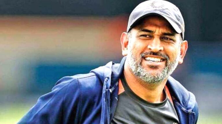 <strong>IND vs NZ: </strong><strong>जब अचानक ड्रेसिंग रूम में पहुंचे धोनी</strong><strong>,</strong><strong>खिलाड़ियों को दिया सरप्राइज</strong><strong>, </strong><strong>देखें वीडियो </strong><strong></strong>