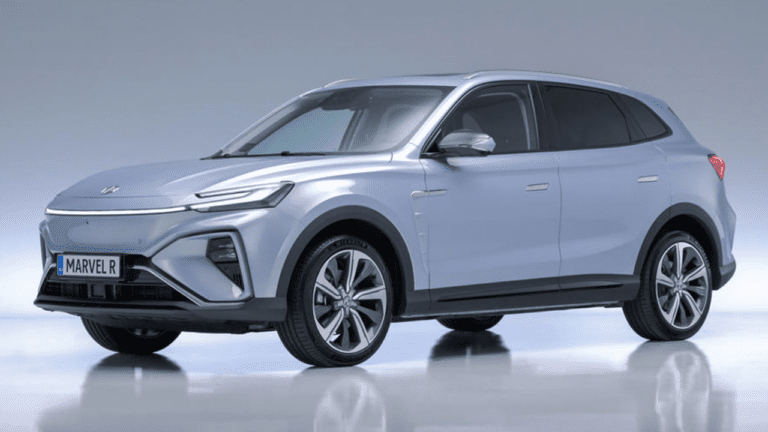 Auto Expo 2023: MG motors  ने ऑटो एक्सपो में पेश की ये शानदार इलेक्ट्रिक कार, सिंगल चार्ज में दौड़ेगी 370KM,देखें डिटेल