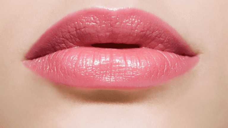 Pink Lips Tips: अगर आप भी पाना चाहती हैं गुलाब जैसे होंठ तो, अपनाएं ये घरेलू उपाय