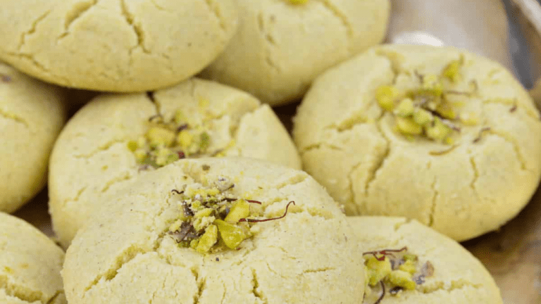 Nankhatai Recipe: ठंड में काजू से बनाएं गरमा गरम नान खटाई, एक बार खायेंगे तो बार बार बनाएंगे, जानें रेसीपी