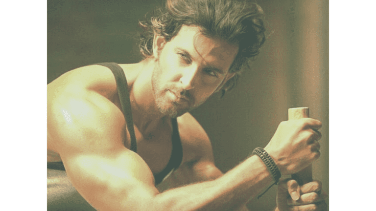 Hrithik Roshan:48 साल की उम्र में भी बेहद फिट है ऋतिक, जानें एक्टर का फिटनेस और डाइट सीक्रेट