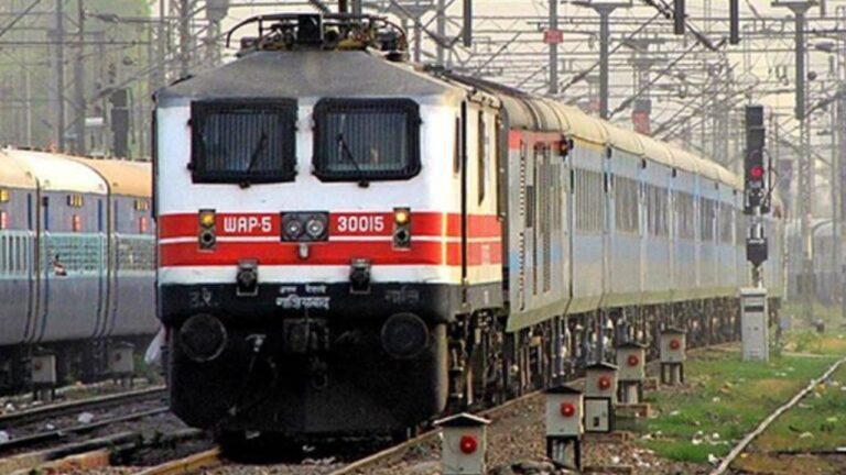 Indian Railways: बिना स्‍टेयरिंग के ट्रेन कैसे बदलती है पटरी,जानें रोचक तथ्य