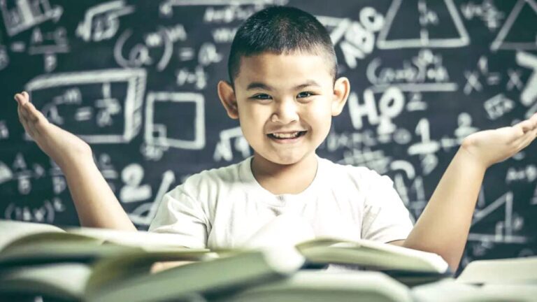 Brain foods: एग्जाम से पहले बच्चों को खिलाएं ये फूड्स, नहीं होगी नंबर की टेंशन,शार्प होगी मेमोरी