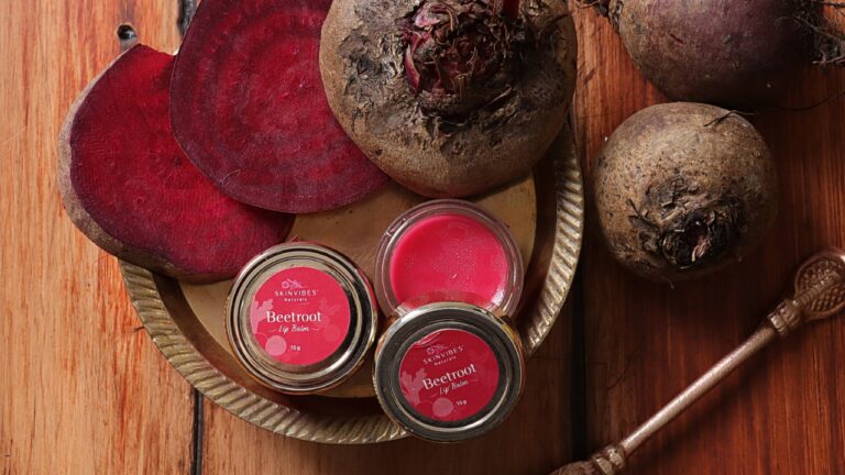DIY Lipbalm: घर पर नेचुरल तरीके से कुछ ही मिनटों में बनाएं लिप बाम, पढ़ें तरीका