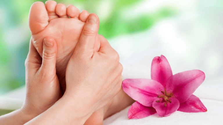 Foot Massage Benefits: आंखो की रोशनी बढ़ाने के लिए रोजाना करें पैरों की मालिश, दिखेंगे कमाल के फायदे