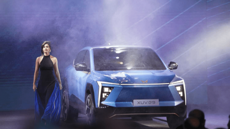 Mahindra BE Rall E: महिंद्रा ने अपनी इस नई इलेक्ट्रिक कार से उठाया पर्दा, शानदार लुक ने ग्राहकों में मचाया धमाल