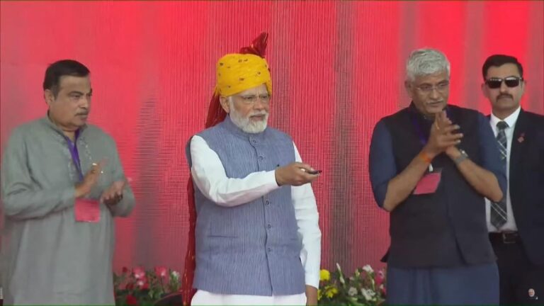 Delhi-Mumbai Expressway: पीएम नरेंद्र मोदी ने दिल्ली-मुंबई एक्सप्रेस-वे का किया उद्घाटन,जानें खासियत
