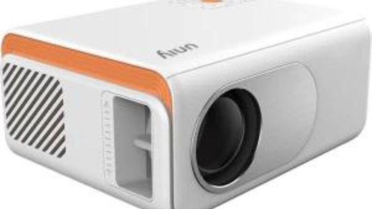 Portable Projector: इस प्रोजेक्टर पर मिल रही है 62% की बंपर छूट,ले आएं घर,सिनेमा हॉल की कमी नहीं होगी महसूस