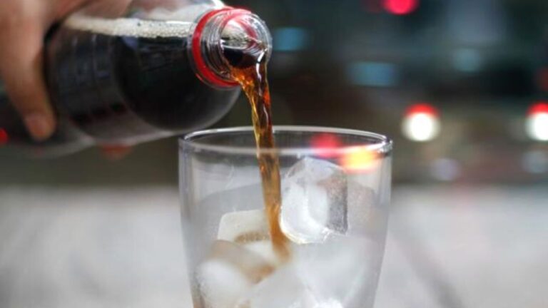 Hair Loss: बालों से है प्यार,तो तुरंत छोड़ें ये ड्रिंक्स, नहीं तो हो जाएंगे गंजे