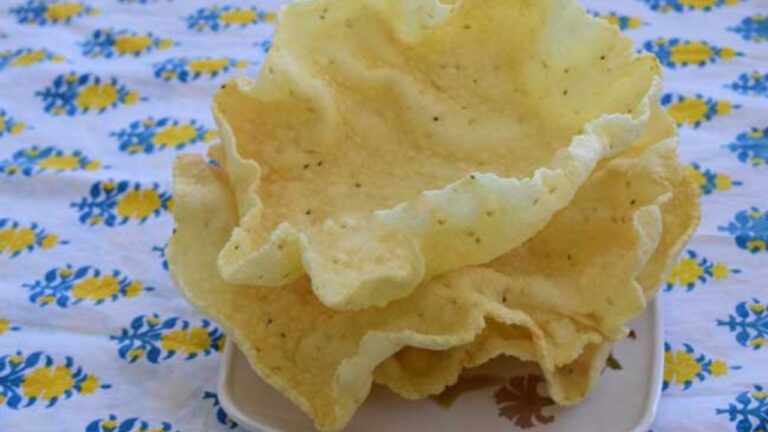 Holi 2023: होली के त्योहार के लिए घर पर बनाएं क्रिस्पी और लजीज चावल का पापड़, जानें रेसिपी