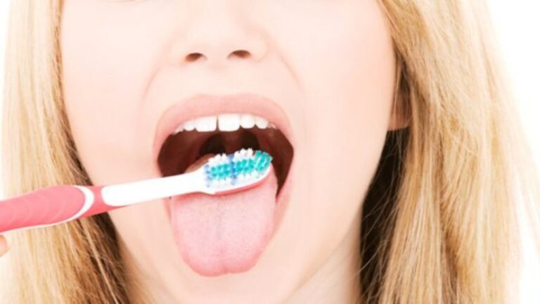 Cleaning Tips: बिना पानी इस तरीके से करें कंबल को साफ़, अपनाएं ये ट्रिक्स