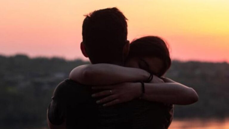 Hug Day: क्यों मनाया जाता है हग डे? जानें इस दिन का महत्व