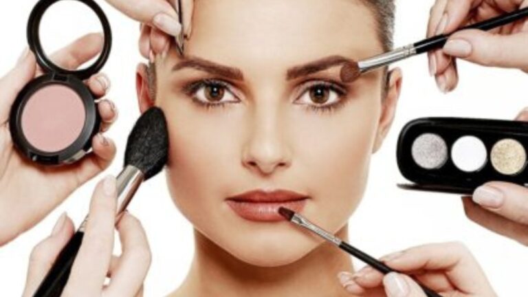 Makeup Tips: नहीं आता मेकअप करना,तो अपनाएं बस ये आसान टिप्स, पढ़ें