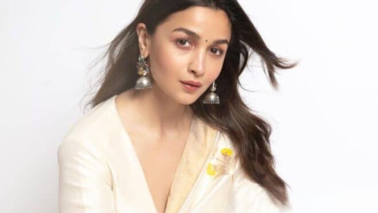 Alia Bhatt Net Worth: करोड़ों की मालकिन है आलिया भट्ट,कुल संपत्ति जानकर उड़ जाएंगे आपके होश, पढ़ें