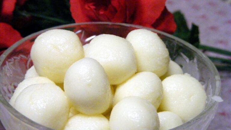 Bengali Summer Recipe : गर्मी में घर पर ही बनाएं ये टेस्टी बंगाली रसगुल्ला, खाकर मन हो जायेगा प्रसन्न, पढ़ें रेसिपी