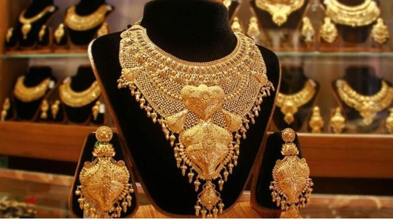 Gold Silver Price Today: 55 हजार से भी नीचे आए सोने के दाम,जानें चांदी का क्या है भाव