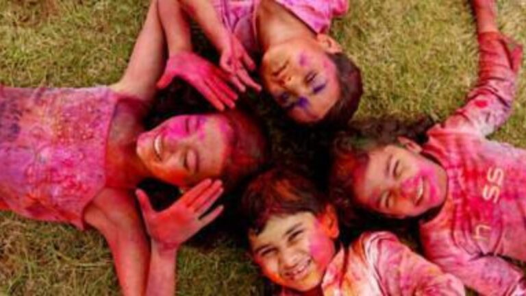 Holi 2023: क्या आपको होली के रंगों से हो जाती है एलर्जी,तो अपनाएं ये घरेलू नुस्खों
