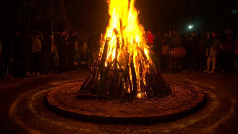 Holika Dahan 2023: होलिका दहन पर इस स्पेशल खीर से लगाए भगवान को भोग,जमकर बरसेगी महादेव की कृपा