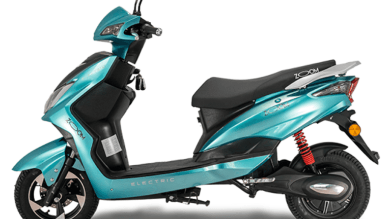 Kinetic Zoom E-Scooter : ग्राहकों की पहली पसंद बना ये इलेक्ट्रिक स्कूटर, लुक इतना कंटाप कि लोग देखते ही बोले ‘आईला इतना सुंदर स्कूटर’