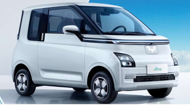 300KM रेंज के साथ मार्केट में गदर मचाने आ रही ये छोटी EV कार, फीचर्स में देगी SUV को मात, जानें कीमत