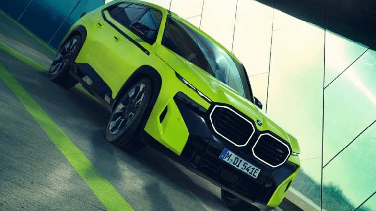 BMW XM 50e: जल्द होगी बीएमडब्ल्यू की धाकड़ कार की एंट्री, कातिलाना लुक के साथ मिलेगा जबरदस्त इंजन, जानें