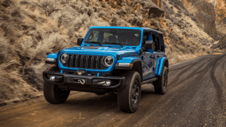 Jeep Wrangler Facelift: मार्केट में गदर मचाने आ रही नई जीप रैंगलर, शानदार लुक के साथ मिलेगा जबरदस्त पावरट्रेन का तड़का
