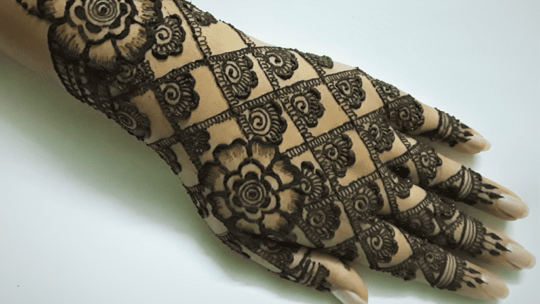 Mehndi Design: ईद के मौके पर हथेली पर रचाएं ये आकर्षक और स्टाइलिश मेंहदी डिजाइंस, हर कोई करेगा तारीफ