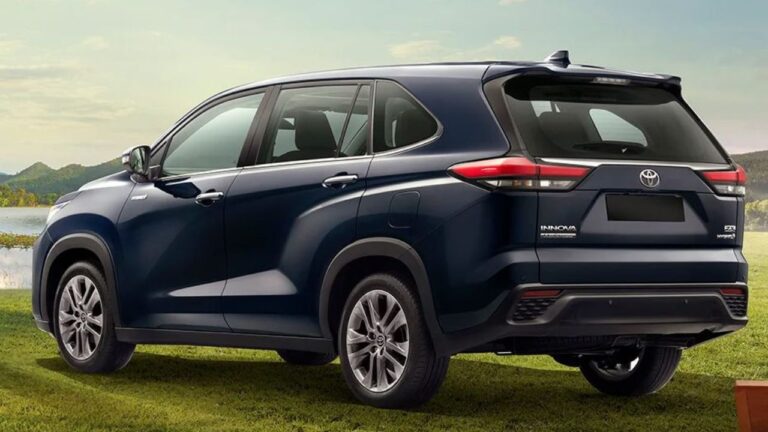 Toyota Innova HyCross: बिक्री के मामले में इस गाड़ी ने छुड़ा दिए सबके छक्के, धूआंधार हुई सेल, देखें ऐसा क्या है खास