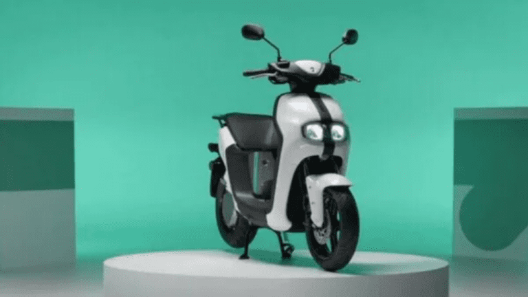 Ola, Ather की खटिया खड़ा करने आ गई  Yamaha की धाकड़ इलेक्ट्रिक स्कूटर, फीचर्स में अच्छे अच्छे को देगा मात, जानें