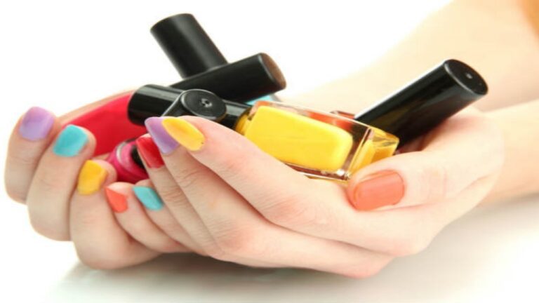 Beauty Tips: सांवली रंगत के लिए बेस्ट है ये नेल पेंट शेड्स,आप भी करें ट्राई