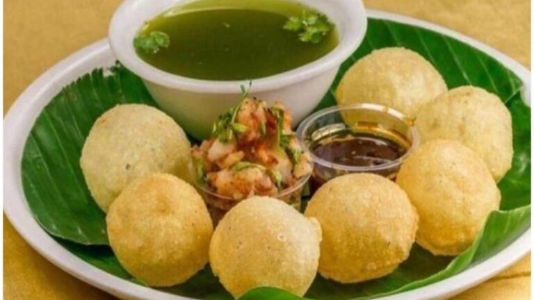 Golgappa Recipe: घर पर बेहद आसान तरीके से बनाएं मार्केट जैसा स्वादिष्ट गोलगप्पे, जानें आसान रेसिपी