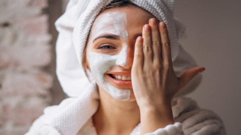 Milk for glowing skin: चेहरे की रंगत को खिला-खिला और बेदाग बनाएगा कच्चा दूध, ऐसे करें इस्तेमाल