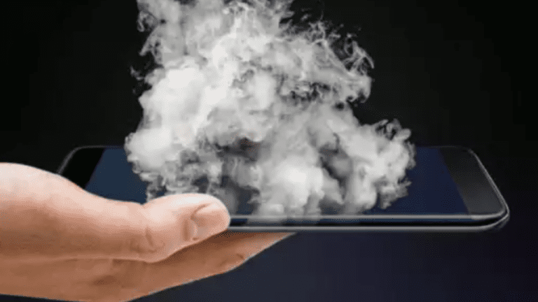 Smartphone Tips: आपका स्मार्टफोन गर्म हो कभी,तो बरतें ये सावधानी,नहीं तो हो जाएगा बड़ा नुकसान