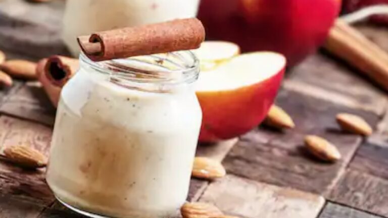 Apple smoothie: वजन घटाने के लिए सर्वोत्तम है स्वाद में लाजवाब एप्पल स्मूदी, जानें इसे बनाने की विधि