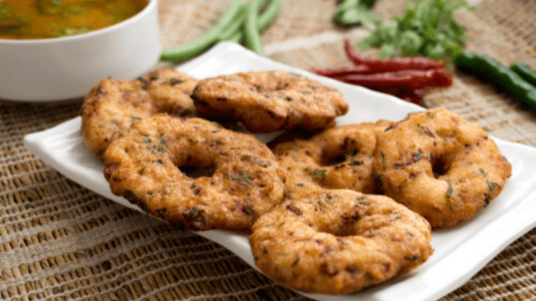 Bread Vada Recipe : रोज रोज बेसन चीला खाकर हो गए हैं बोर, तो मिनटों में बनाएं ब्रेड वड़ा, खाकर मन हो जायेगा खुश