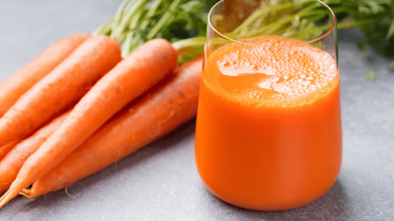Carrot Juice Benefits : आंखों की रौशनी बढ़ाने के साथ इन बीमारियों में फायदेमंद है गाजर का जूस, जानें गजब के फायदे