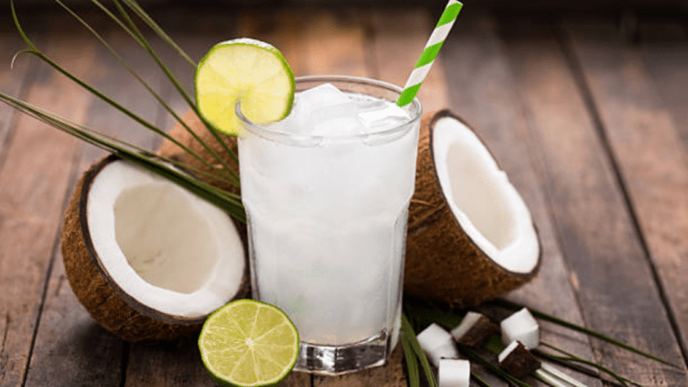Coconut water for kidney : किडनी सहित इन बीमारियों में भी सहायक है ये चमत्कारी पानी, बॉडी को भी रखता है फिट,जानें