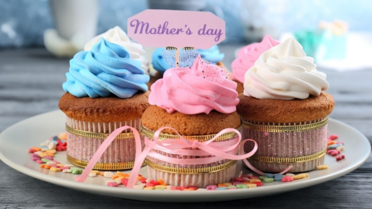 Cup Cake Recipe for Mother : इस मदर्स डे पर कप केक बनाकर अपनी मां को कराइए स्पेशल फील, खाकर मां हो जाएंगी एकदम खुश